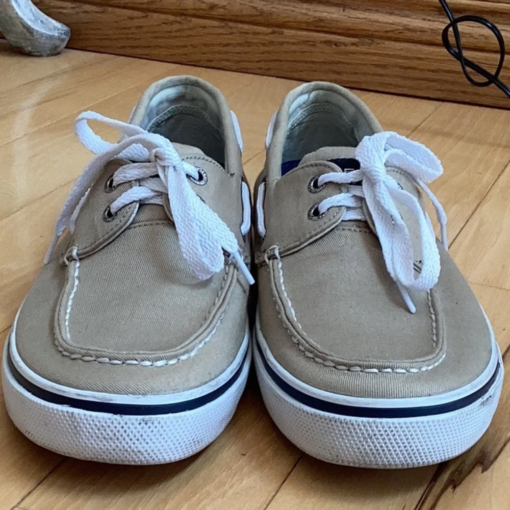 Sperry Top-Sider light khaki boat shoes. Men’s size 9